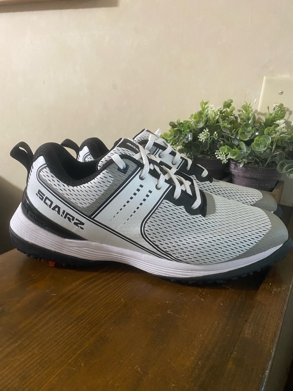 SQAIRZ Speed Mesh Men's Spiked Golf Shoes Size 11 No Insoles